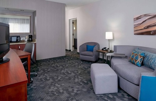 Waldron Hotel | A Place You'll Surely Enjoy! Pet-friendly Property w/Airport Shuttle