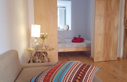Misericordia Apartment | A Portuguesa, at Bica's Funicular Street