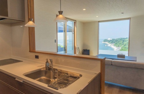 Awaji House | A private dog run of approximately 330m2 overlooki/Awaji Hyōgo