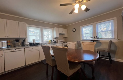 Gastonia House | A quaint 100 year old house fully remodeled in the heart of Gastonia