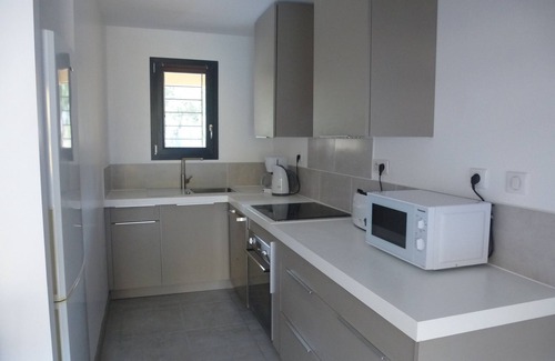 Duilhac-sous-Peyrepertuse Cottage | A recent comfortable cottage with exceptional views of the Cathar castles