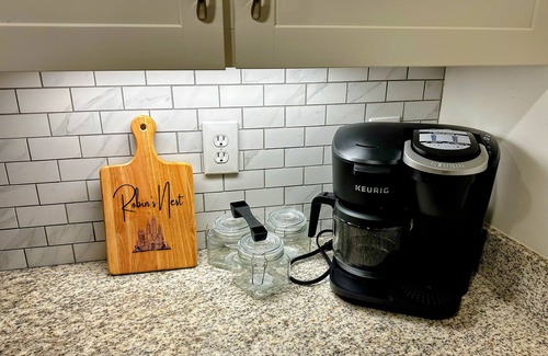 Mile Square Apartment | A Robin’s Nest with FREE parking in the heart of downtown Indianapolis.