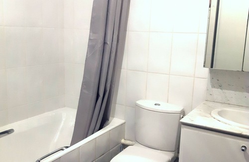Parc-de-Montsouris Apartment | A room close to Montsouris Park