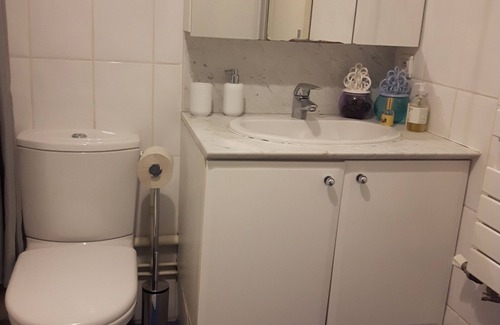 Parc-de-Montsouris Apartment | A room close to Montsouris Park
