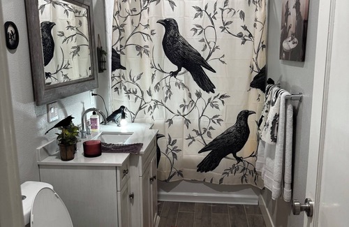 Martinez House | A ROOM WITH A WOOF!nCozy serene house on quiet secluded court in Martinez