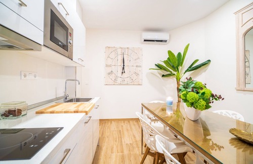 Cruz de Humilladero Apartment | A&S Apartments Malaga-Free Parking and Wifi-a 500 Feria Malaga