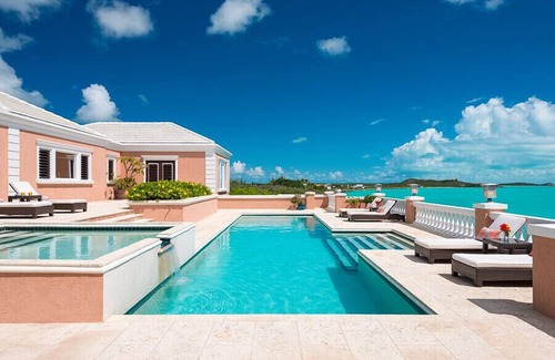 Venetian Road Settlement Villa | A Secluded Mediterranean Villa in the Heart of Turtle Tail