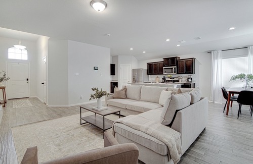 Fort Worth House | A Serene Oasis! 4-bedrooms!