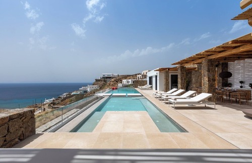 Agios Stefanos Villa | A Serene Paradise Overlooking the Endless Aegean Blue!