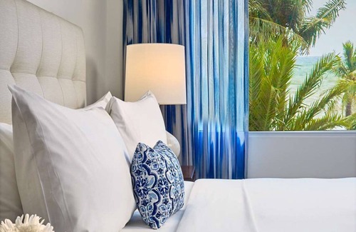 East Fort Lauderdale Hotel | A Short Drive from Pompano Beach! Ocean View Accommodation! Parking, Pool!