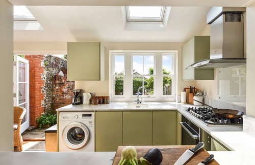 Arundel Cottage | A smart, welcoming, two-bedroom cottage in the centre of Arundel.