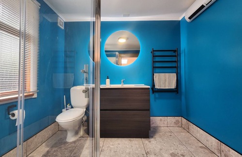 Dunedin City Centre House | A Stone's Throw From Town (Main House)