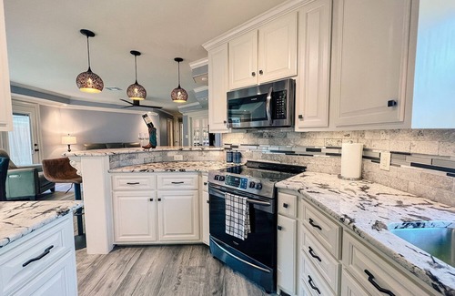 Victoria House | A stunning, cozy home - 5 minutes away from city center!