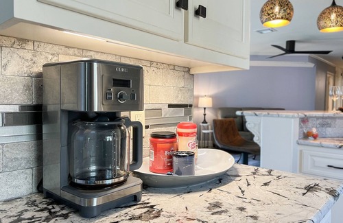 Victoria House | A stunning, cozy home - 5 minutes away from city center!