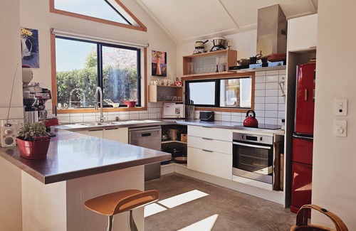 Mapua House | A stunning home in a quiet and private location. Perfect for enjoying the private pool.