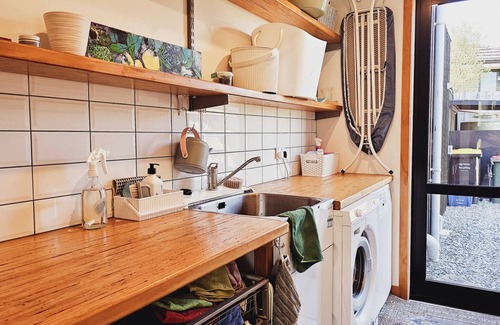 Mapua House | A stunning home in a quiet and private location. Perfect for enjoying the private pool.