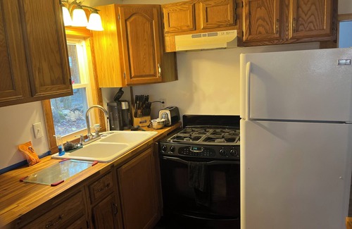 Arietta Cabin | A stylish Adirondack Log Cabin located along side the NYS Hiking trail System!