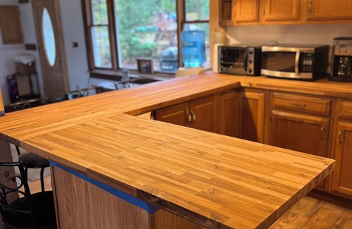 Arietta Cabin | A stylish Adirondack Log Cabin located along side the NYS Hiking trail System!