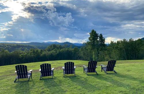 Mount Airy Apartment | A Suite with a View + Wine