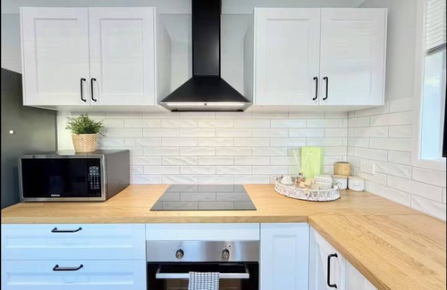 Capalaba House | A Sunday Kind of Stay - Home Near Manly + Shops