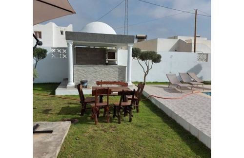 Hawmat al Badawiyin Villa | A superb villa with swimming pool 15 minutes from the beach