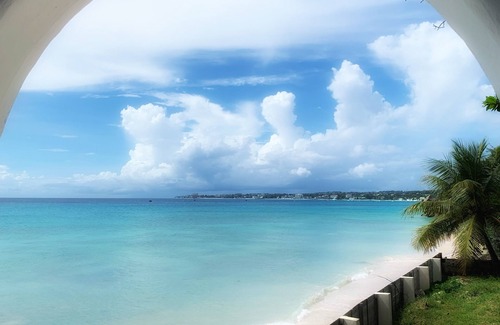 Atlantic Shores House | A Surfer's Home Away From Home! Soft round the edges, cozy and beachy