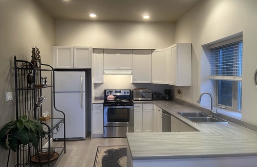 West Sechelt House | A SWEET SUITE 5 min from the beach and town!