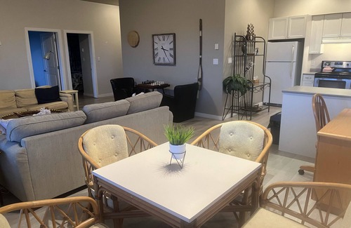 West Sechelt House | A SWEET SUITE 5 min from the beach and town!