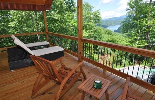 Almond House | A Treehouse View Over Lake