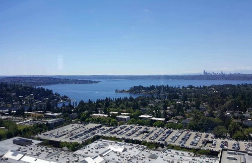 Northeast Bellevue House | A two Kitchen Home in Walking distance to Crossroad Park/Mall, near Microsoft HQ