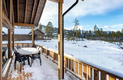 Kviteseid House | A unique and modernly furnished holiday villa! Quietly located with a view of Lake Vråvatn. Suitable for 8 people.