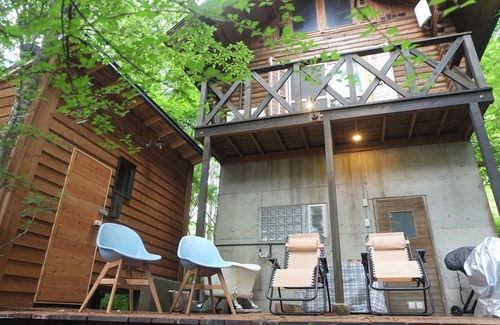 Yamanakako House | A unique log house surrounded by nature with a wood stove and a private sauna hut basementloft av/Minamitsurugun Yamanashi