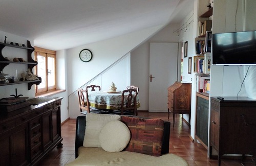 Revigliasco Apartment | A window on Piedmont, complete apartment in a hillside villa with a view