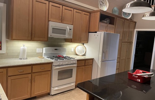 Milford House | A wonderful retreat in this unique bayside village!