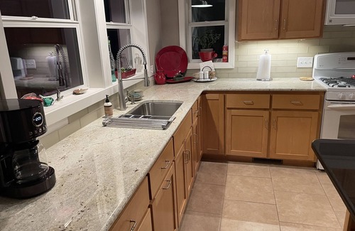 Milford House | A wonderful retreat in this unique bayside village!