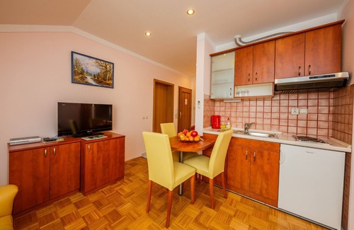 Kastela Apartment | A2 apt with big balcony, sea view, parking and outside fireplace