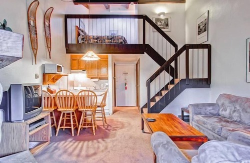 Yosemite West Condo | (A210) Loft Condominiums