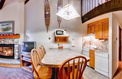 Yosemite West Condo | (A210) Loft Condominiums