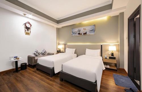 Hang Bai Hotel | A25 Hotel - 12 Phố Huế