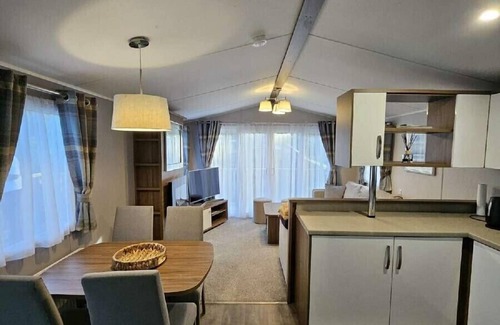 Penrhyndeudraeth Cottage | ABERDUNANT HALL HOLIDAY PARK - HOLIDAY ACCOMMODATION 22358 in Porthmadog