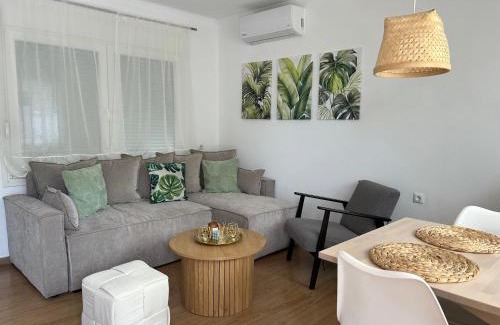 Kinyra House | Abigails Pool House