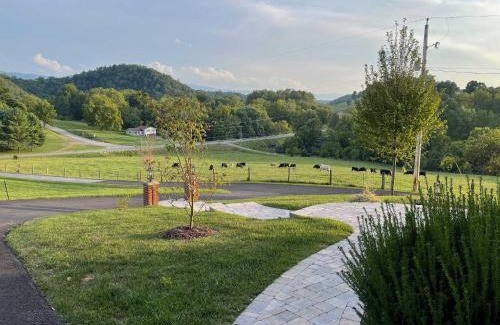 Abingdon House | Abingdon Family Getaway with Porch and Views!