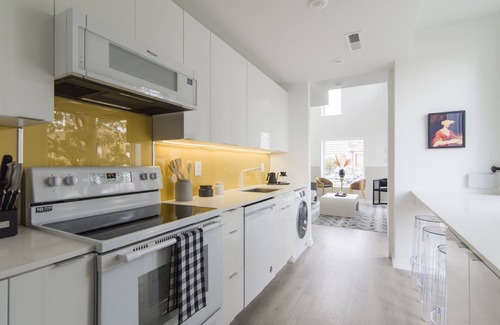 Chinatown Apartment | Abode Philadelphia - Center City Convention Center