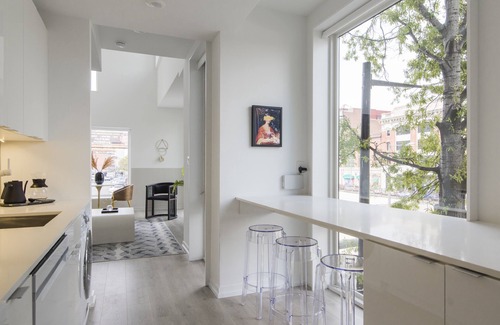 Chinatown Apartment | Abode Philadelphia - Center City Convention Center