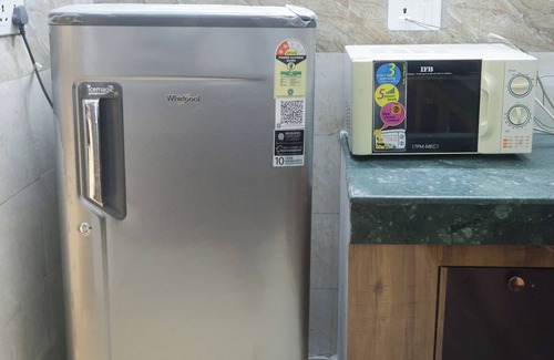 Gurugram Apartment | About this spacenIndependent 1 BHK Floor Including Breakfast with Terrace.