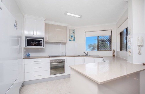 Bilinga Apartment | Absolute Beach Front Apartment