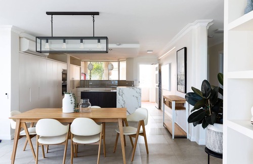 Manly Apartment | Absolute beachfront luxury Manly apartment with views