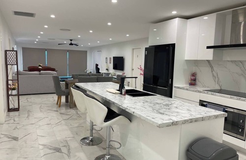 Pindimar House | ABSOLUTE BEACHFRONT Pindimar Beach house Spacious,luxurycozy ducted aircon more