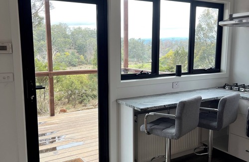 Launceston Tamar and the North Cabin | Absolute Bush Retreat in Launceston, secluded studio