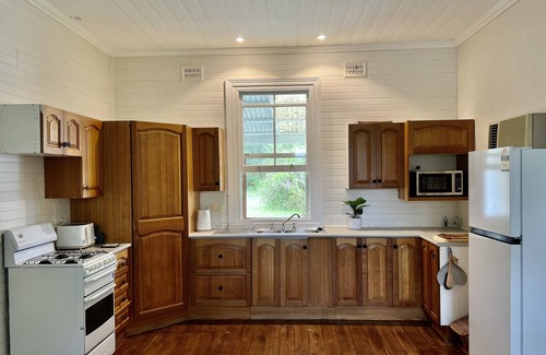 Laughtondale House | Absolute Hawkesbury River Frontage Country Vibes - On Acres Wisemans Ferry Fish